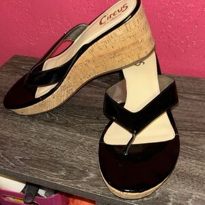 Circus by Sam Edelman Rachel wedge black thong sandal. Sz 9.5.